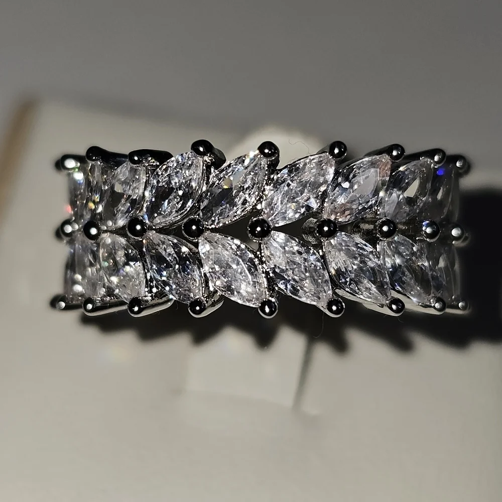 Marquise leaf cut cz platinum plated silver fashion ring